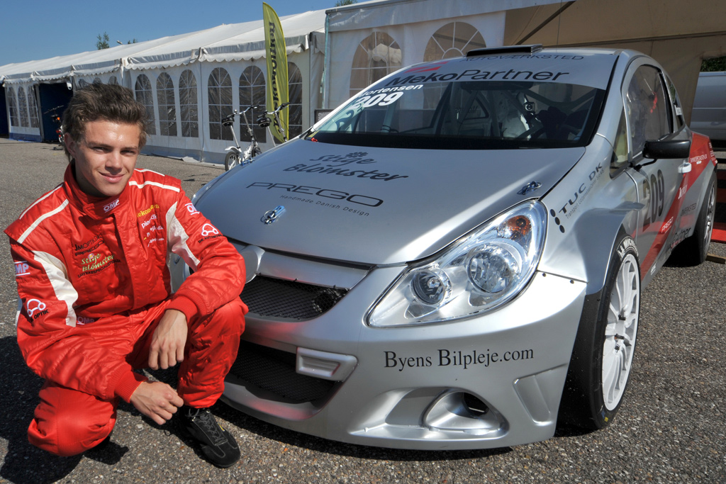 Martin Vedel Mortensen er klar til tre SSC-løb i DK MOTORSPORTs Opel Corsa.